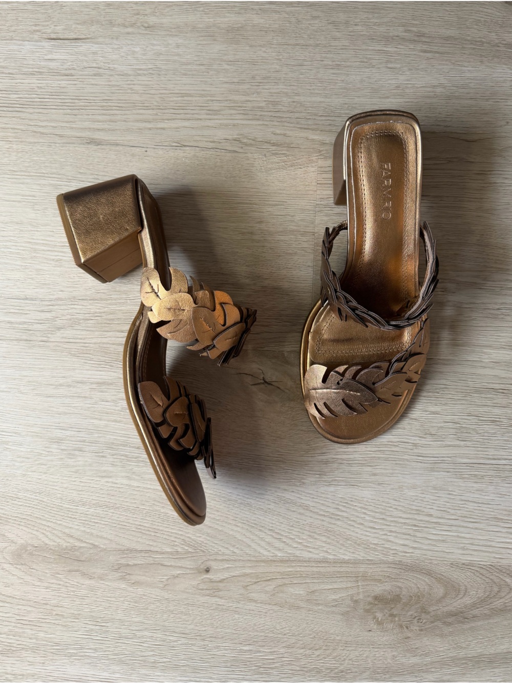 NWT farm rio brass monstera block heels